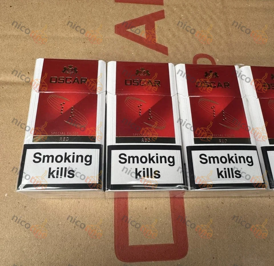 Oscar Demi Red